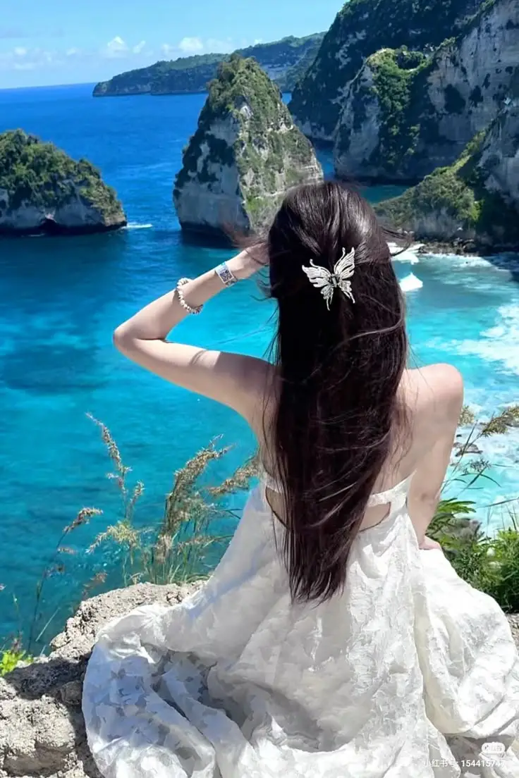Hình ảnh sau lưng cô gái đầy ý nghĩa 9