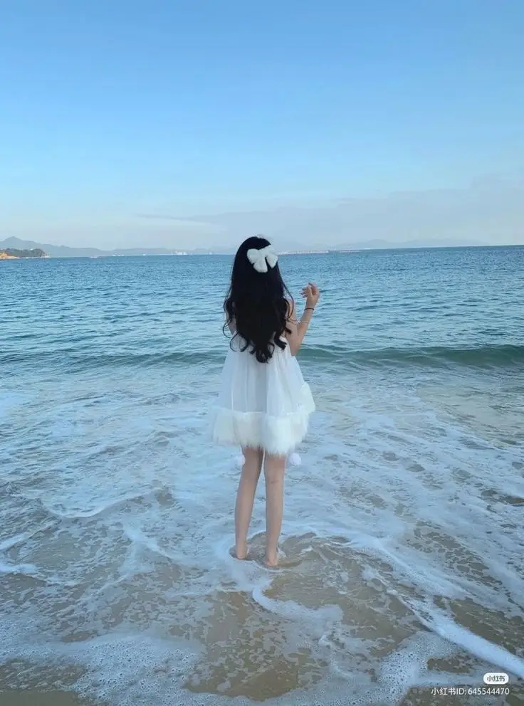 Hình ảnh sau lưng cô gái đầy ý nghĩa 48