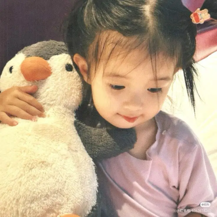 Top 50+ Hình Bé Gái Dễ Thương: Bộ Sưu Tập Hình Ảnh Cute Nhất