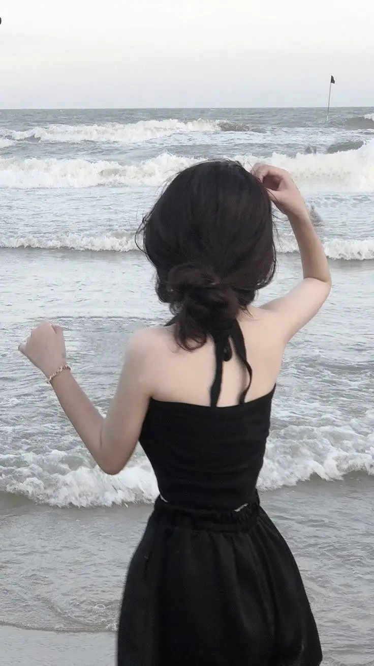 Hình con gái che mặt duyên dáng 15