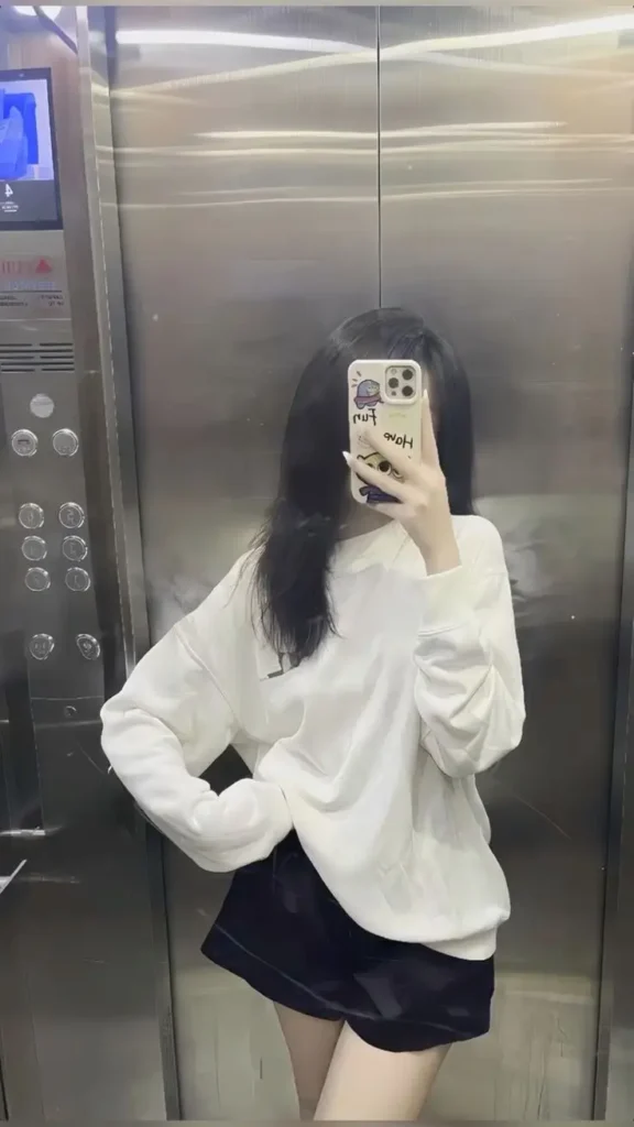 Hình con gái che mặt duyên dáng 53