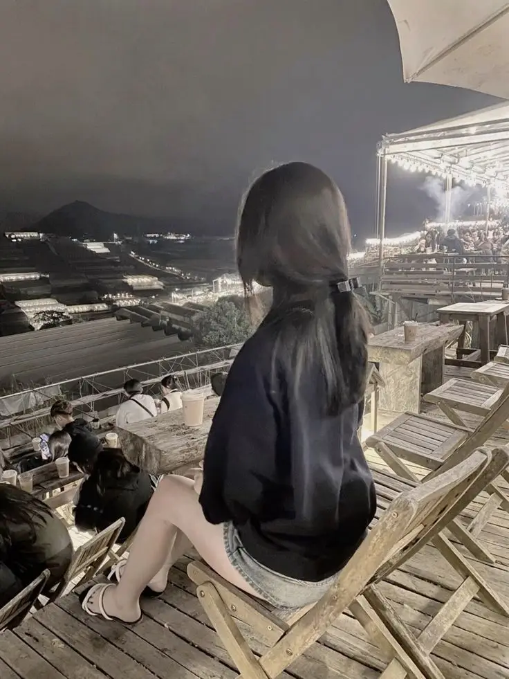 Hình Gái Xinh Che Mặt: 50 Ảnh Đẹp Dành Cho Bạn 8