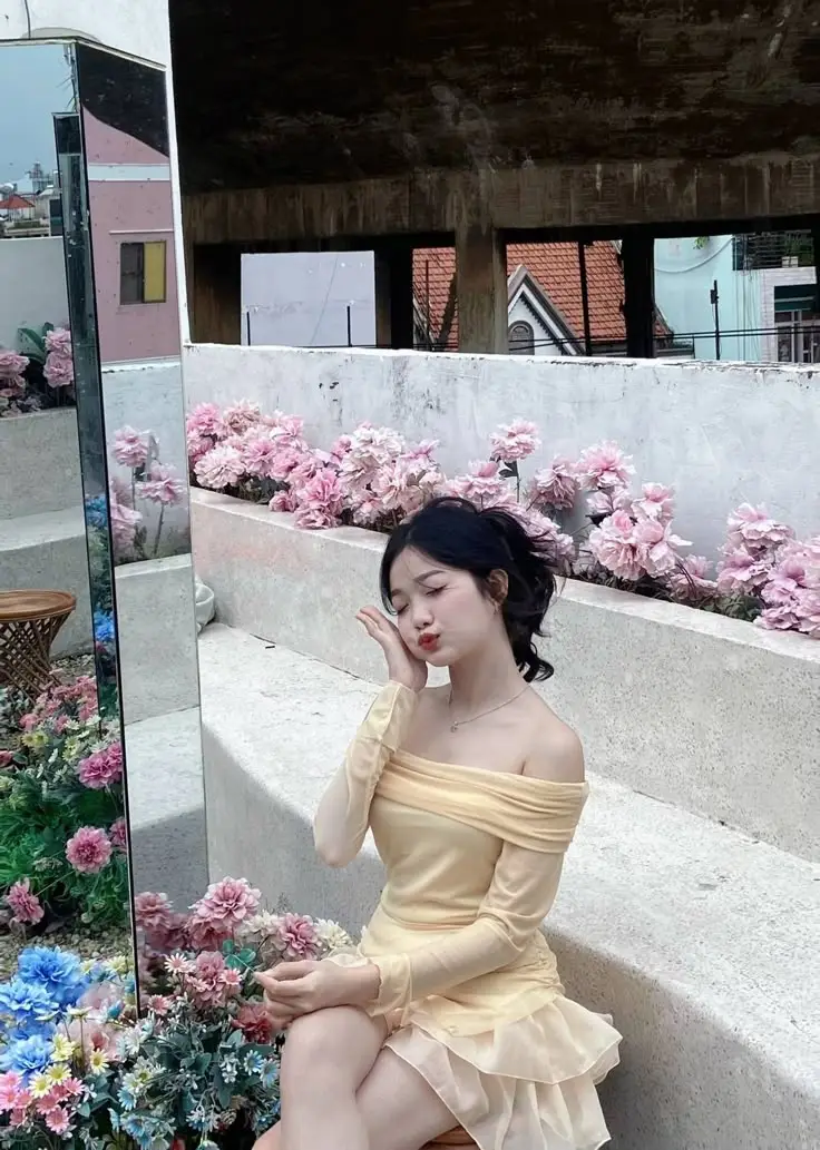 Hình Gái Xinh Khoe Lồn Gợi Cảm 7