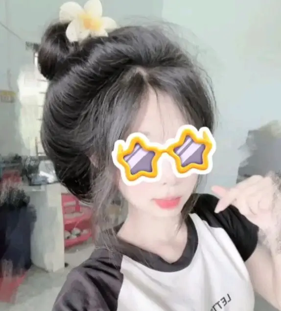 Hình Gái Xinh Khoe Lồn Gợi Cảm 9