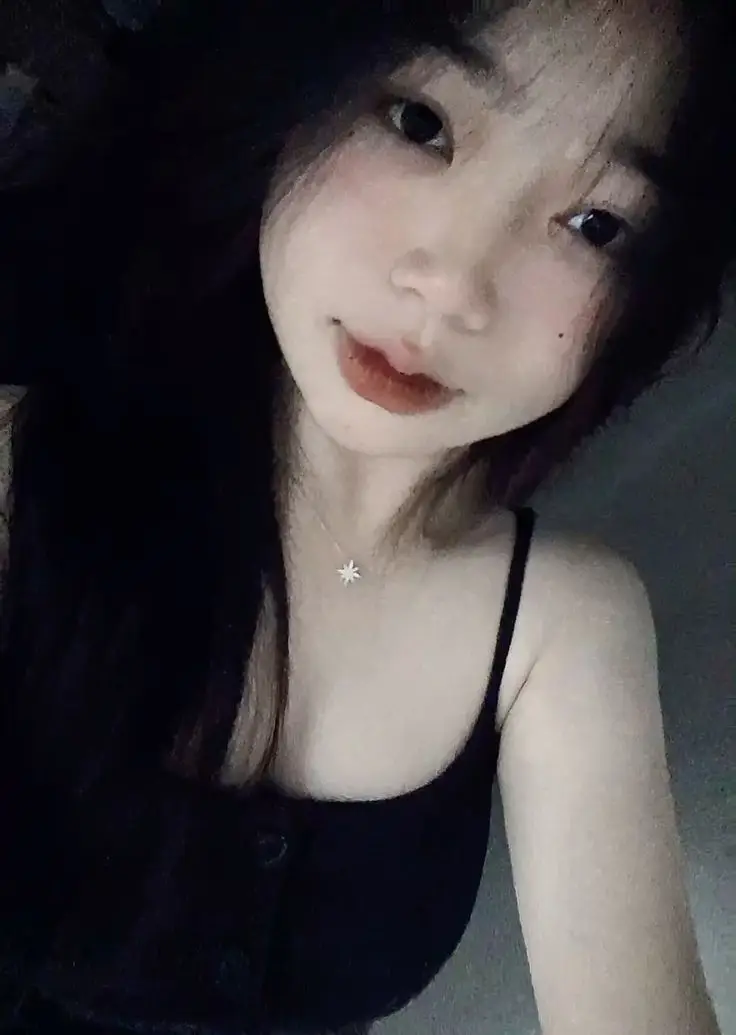 Hình Gái Xinh Khoe Lồn Gợi Cảm 18