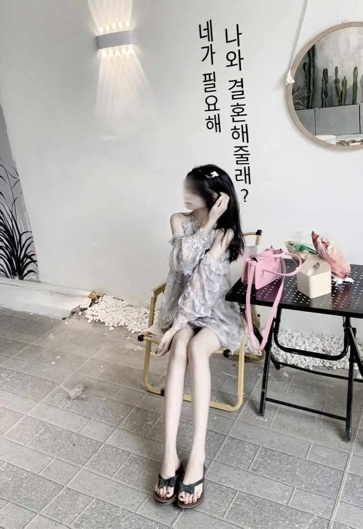 Hình Gái Xinh Khoe Lồn Gợi Cảm 52