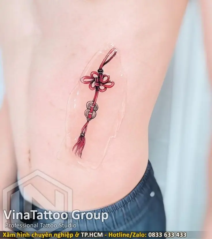 Hình Xăm Chữ Ở Eo Cho Nữ: Ý Nghĩa Và Thiết Kế Đẹp 57
