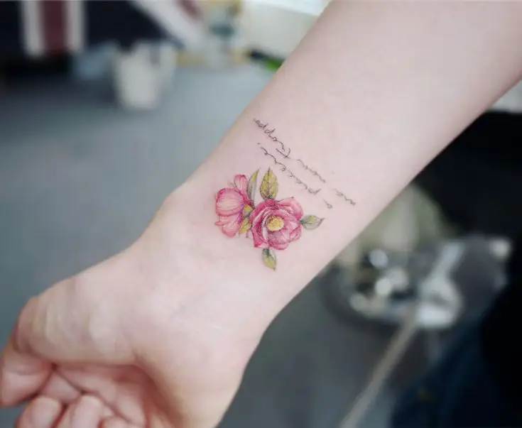 Ý Nghĩa Sâu Sắc Của Hình Xăm Cổ Tay Nữ 10