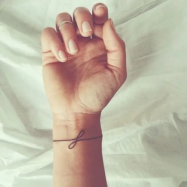 Hình Xăm Cổ Tay Đơn Giản Nhưng Ý Nghĩa 7