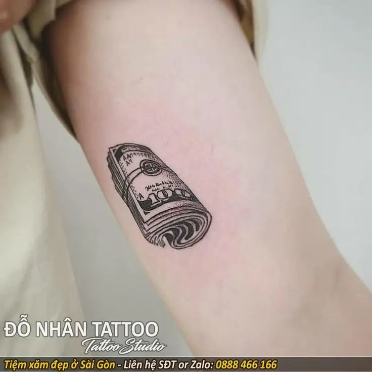 Hình xăm đẹp cho nam ở bắp tay mini: Nét nam tính tinh tế 1