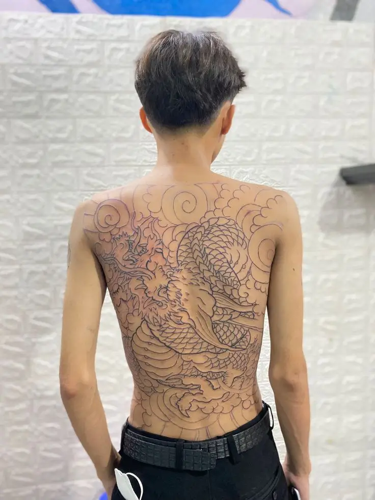 Những Hình Xăm Đẹp Cho Nam Ở Lưng Nhỏ: Tuyển Tập Hình Ảnh 15