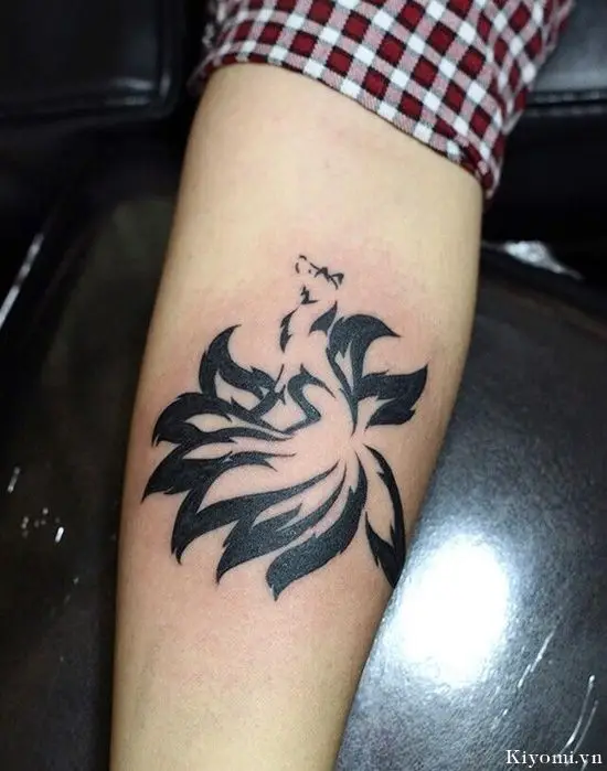 Khám Phá Hình Xăm Hồ Ly 9 Đuôi Mini: Ý Nghĩa Tâm Linh 19