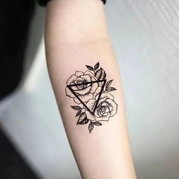 Hình Xăm Hoa Hồng Đẹp ở Tay Nữ 39