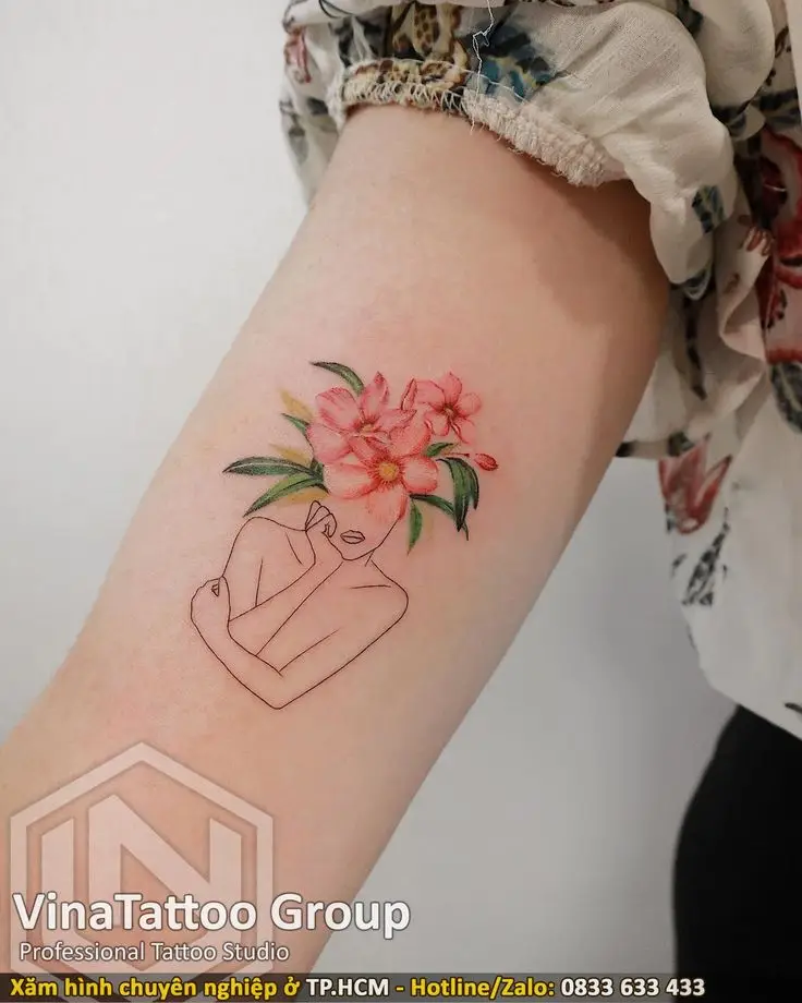 Hình xăm hoa ở chân cho nữ: Nét đẹp dịu dàng 16