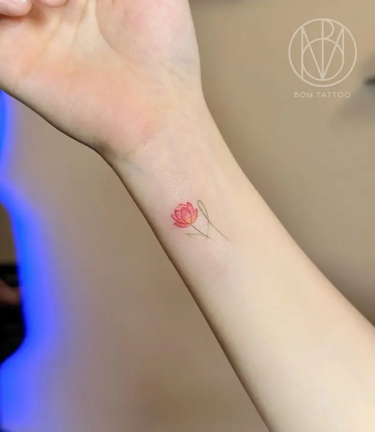 Hình xăm hoa sen mini đẹp: 50 mẫu hình xăm nhẹ nhàng 12
