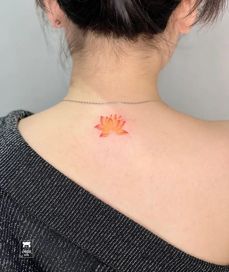 Hình xăm hoa sen mini đẹp: 50 mẫu hình xăm nhẹ nhàng 22