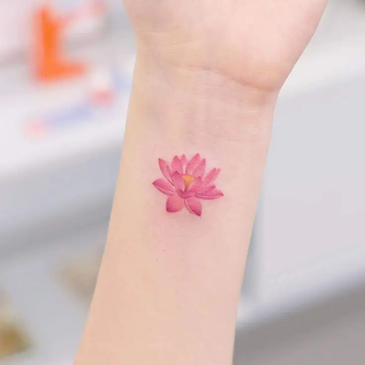 Hình xăm hoa sen mini đẹp: 50 mẫu hình xăm nhẹ nhàng 41