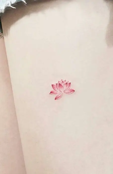 Hình xăm hoa sen mini đẹp: 50 mẫu hình xăm nhẹ nhàng 42