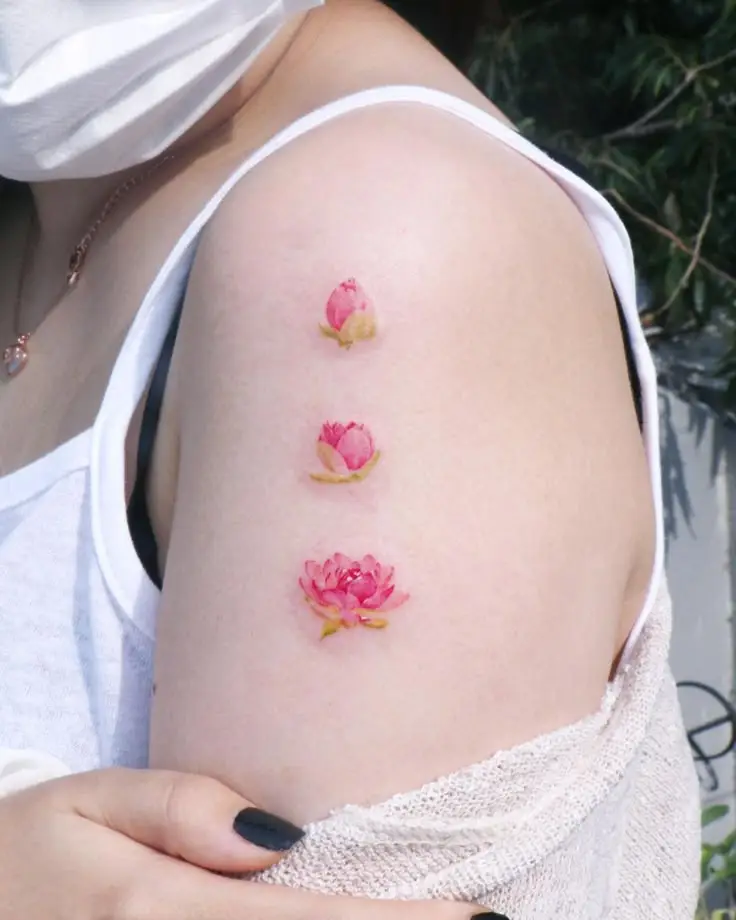 Hình xăm hoa sen mini đẹp: 50 mẫu hình xăm nhẹ nhàng 60