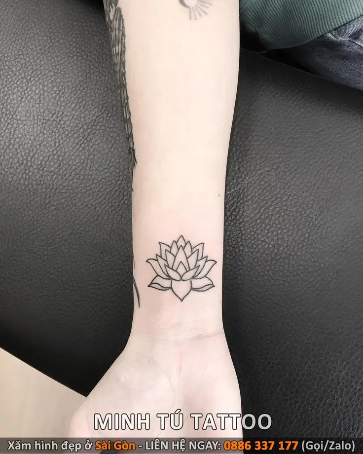 Khám Phá Hình Xăm Hoa Sen Ở Tay - Ý Nghĩa Và Thiết Kế 7