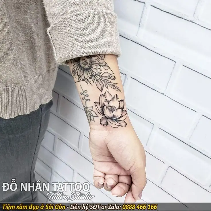 Khám Phá Hình Xăm Hoa Sen Ở Tay - Ý Nghĩa Và Thiết Kế 8