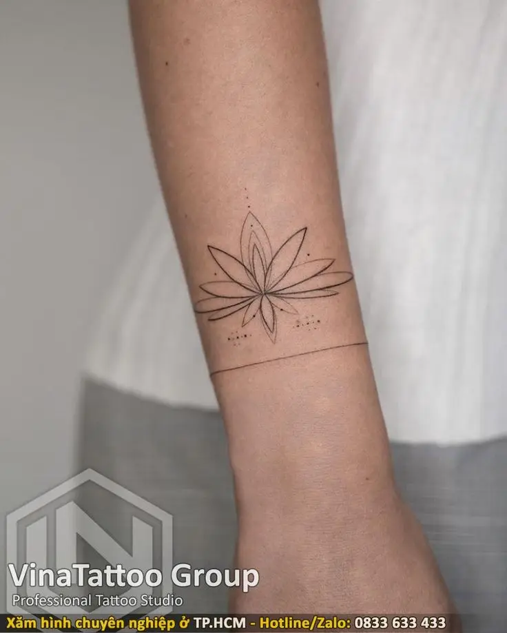 Khám Phá Hình Xăm Hoa Sen Ở Tay - Ý Nghĩa Và Thiết Kế 23