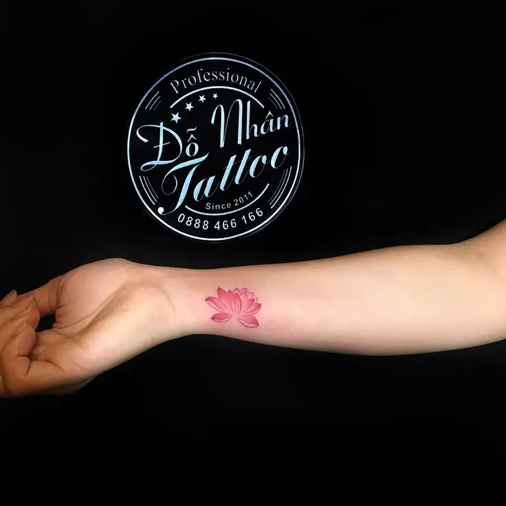 Khám Phá Hình Xăm Hoa Sen Ở Tay - Ý Nghĩa Và Thiết Kế 36