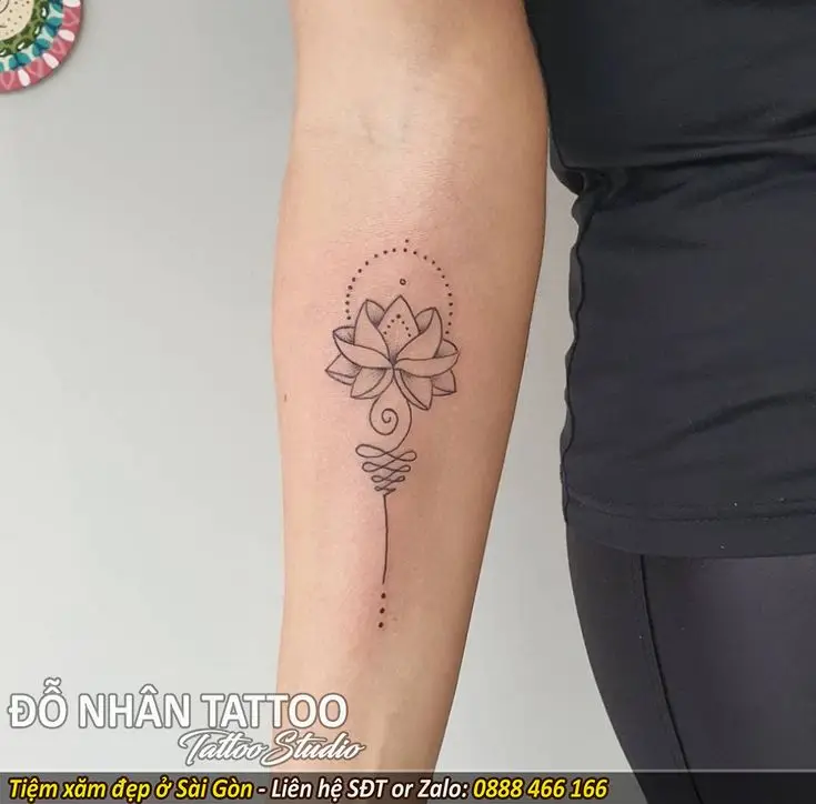 Khám Phá Hình Xăm Hoa Sen Ở Tay - Ý Nghĩa Và Thiết Kế 54