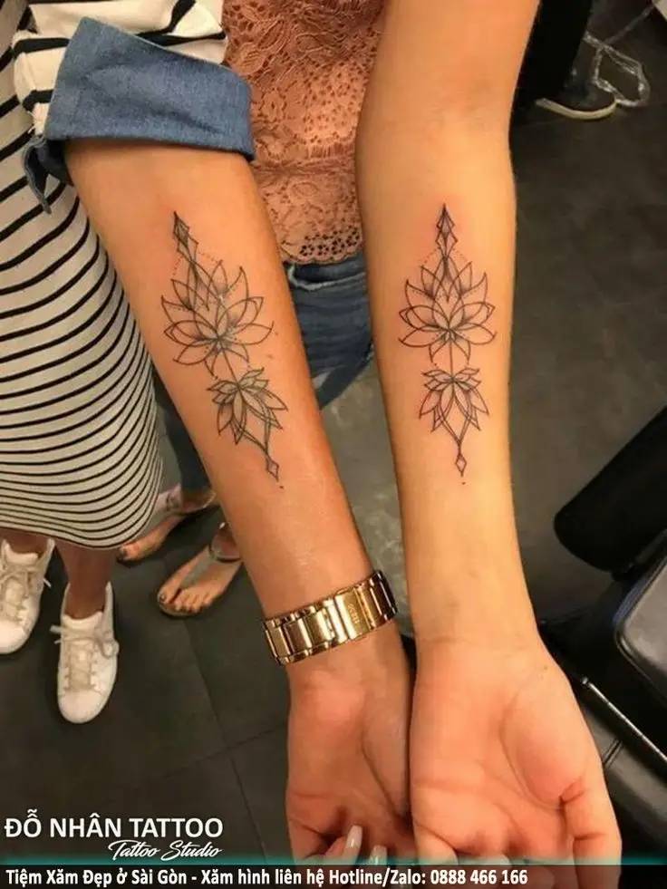 Khám Phá Hình Xăm Hoa Sen Ở Tay - Ý Nghĩa Và Thiết Kế 59