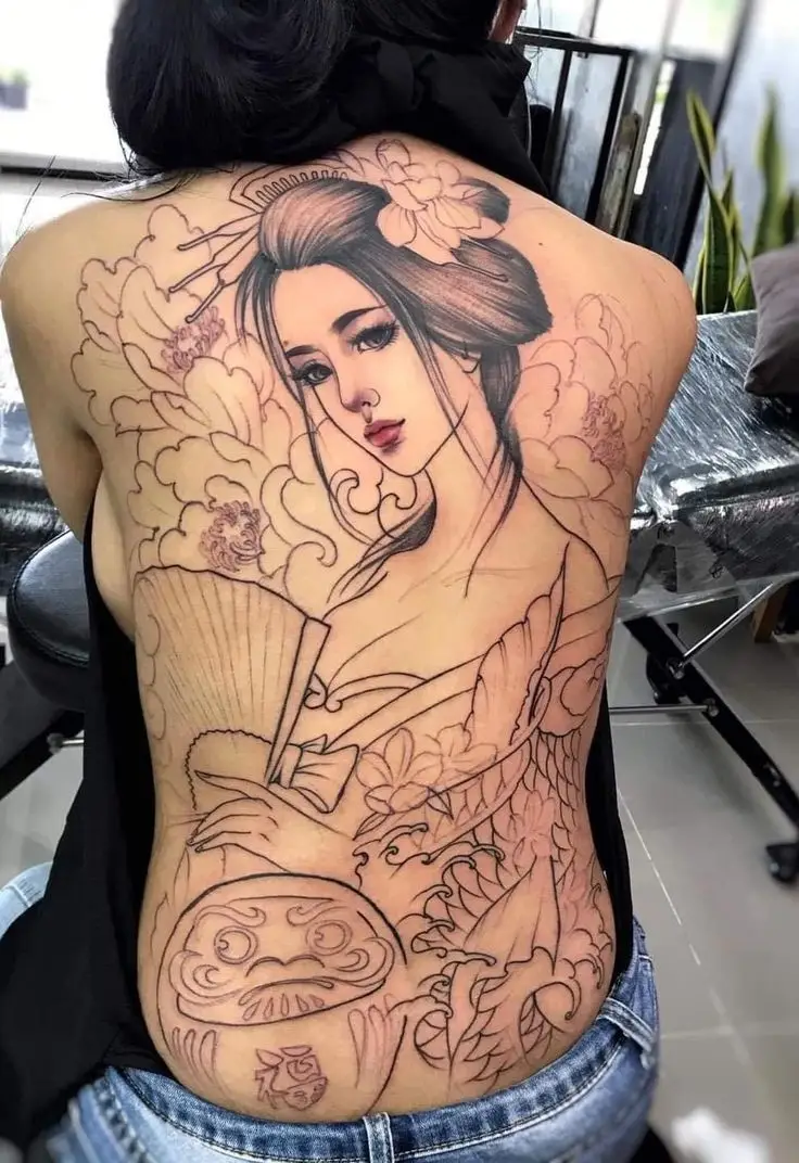 Hình Xăm Kín Lưng Nữ: Sự Lựa Chọn Tinh Tế và Nổi Bật 37