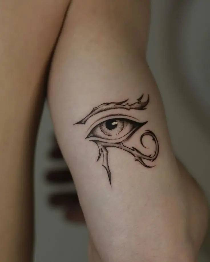 Hình Xăm Mắt Thần Horus: Ý Nghĩa Và Sự Quyến Rũ 1