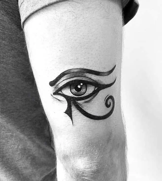 Hình Xăm Mắt Thần Horus: Ý Nghĩa Và Sự Quyến Rũ 17