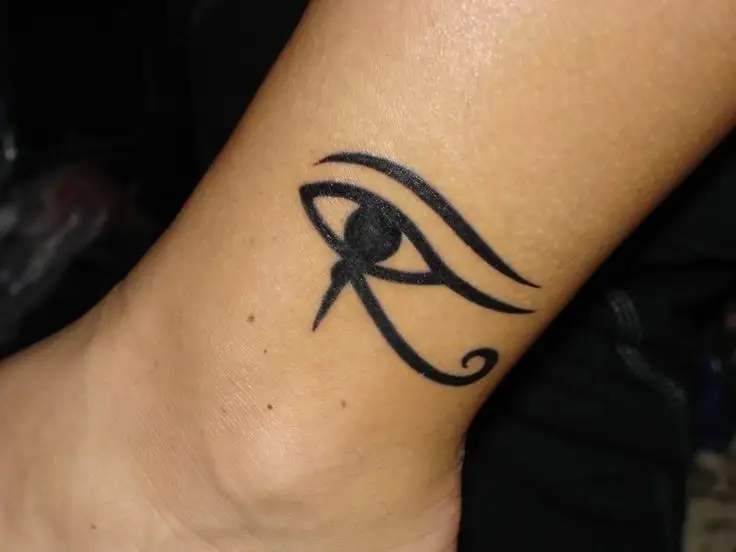 Hình Xăm Mắt Thần Horus: Ý Nghĩa Và Sự Quyến Rũ 39