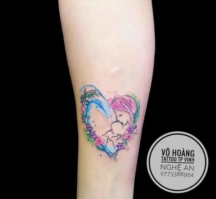 Hình Xăm Mẹ Và 2 Con - Ý Nghĩa và Các Mẫu Độc Đáo 48
