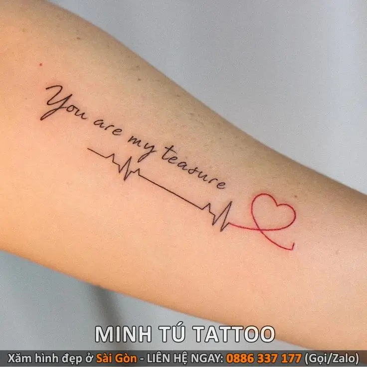 Hình xăm mini chữ ở tay: Nghệ thuật tối giản 1