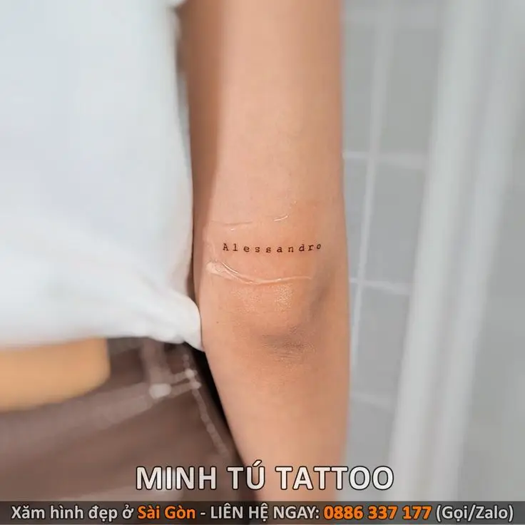Hình xăm mini chữ ở tay: Nghệ thuật tối giản 14