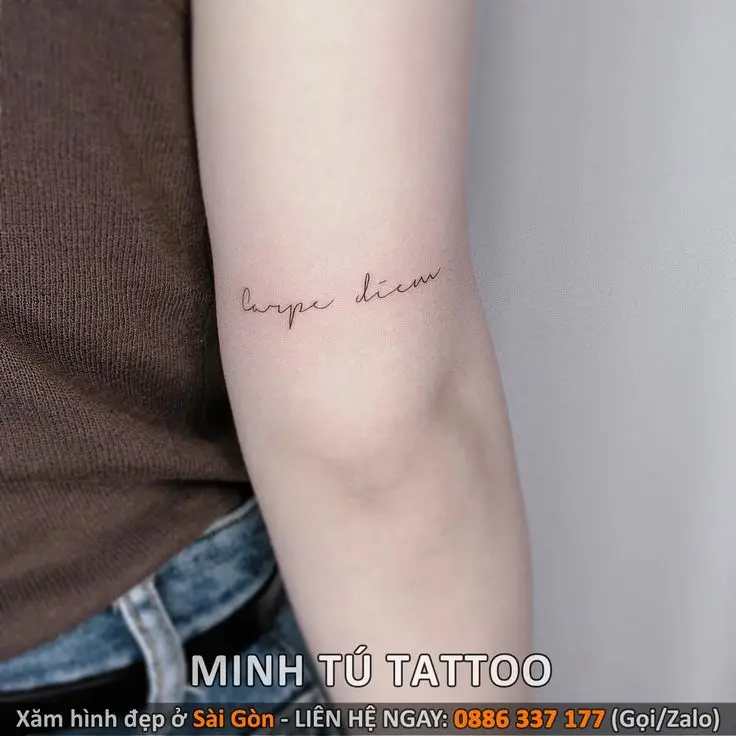 Hình xăm mini chữ ở tay: Nghệ thuật tối giản 30