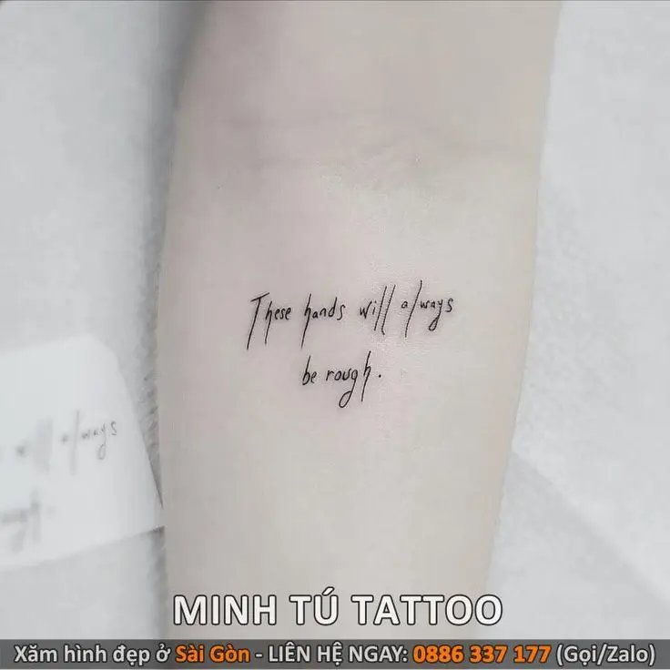 Hình xăm mini chữ ở tay: Nghệ thuật tối giản 40