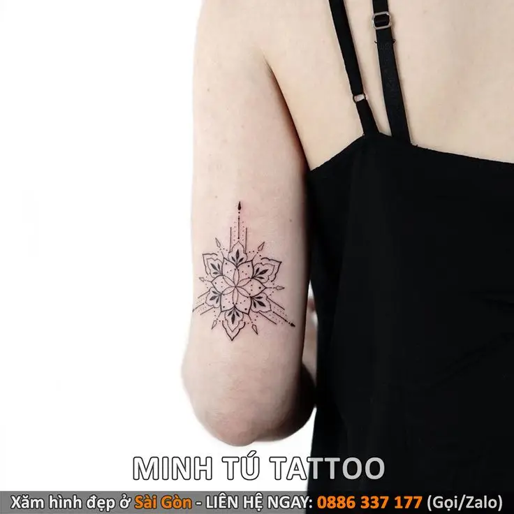 Hình xăm ở bắp tay nữ: 50 ý tưởng xinh đẹp 33