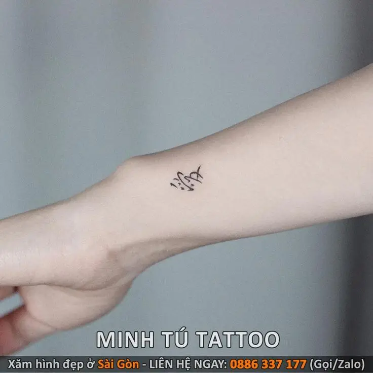 Hình Xăm Ở Cổ Tay Nữ: Tỏa Sáng Với Nét Đẹp Nhỏ Nhắn 40
