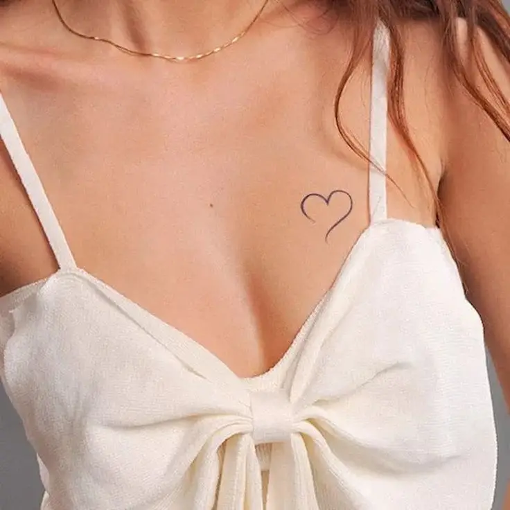 Hình Xăm Ngực Nữ Đẹp và Chất: Gợi Ý Mẫu Mới 4
