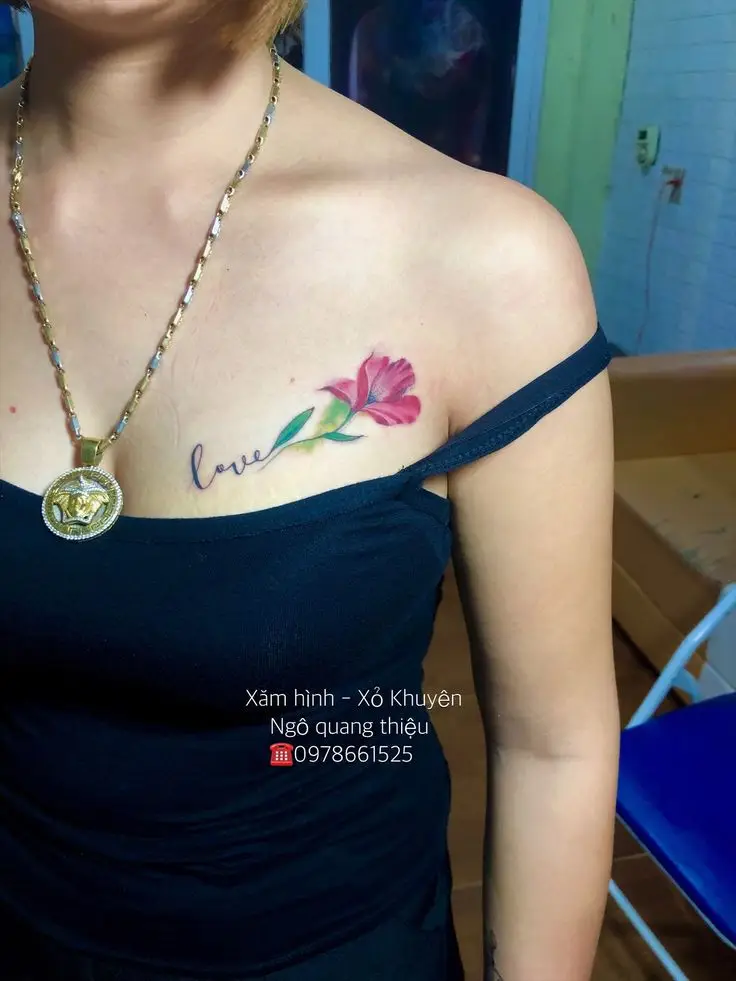 Hình Xăm Ngực Nữ Đẹp và Chất: Gợi Ý Mẫu Mới 25