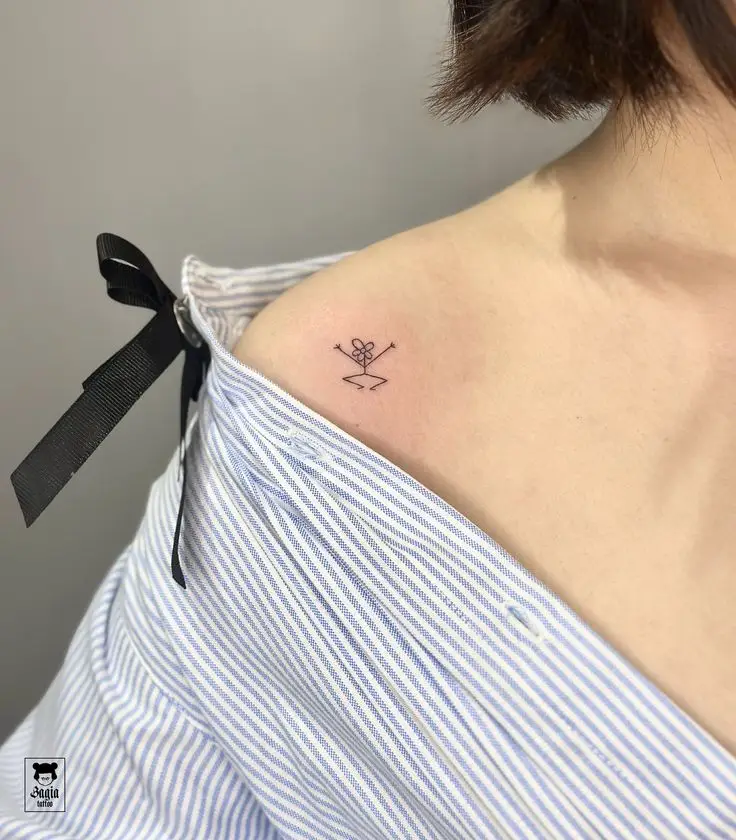 Hình Xăm Ngực Nữ Đẹp và Chất: Gợi Ý Mẫu Mới 42