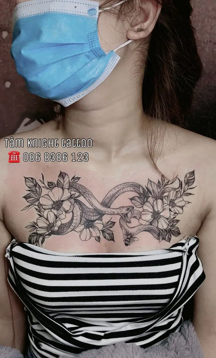 Hình Xăm Ngực Nữ Đẹp và Chất: Gợi Ý Mẫu Mới 43