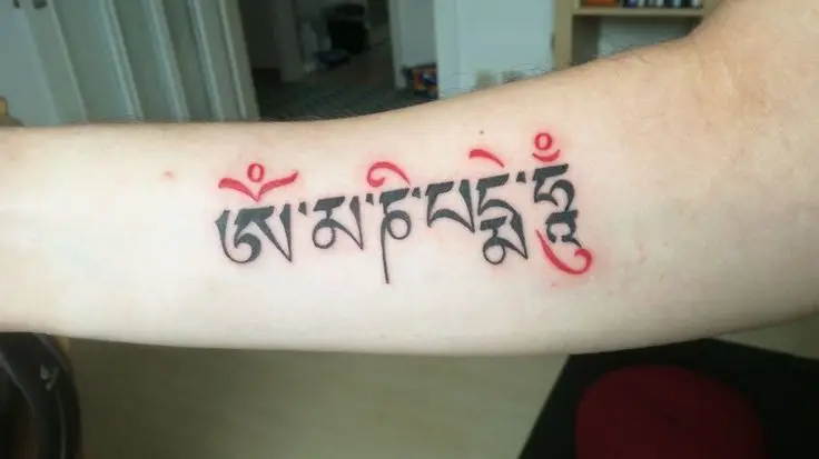 Hình Xăm Om Mani Padme Hum – Ý Nghĩa Tâm Linh Và Hình Ảnh Đẹp 47