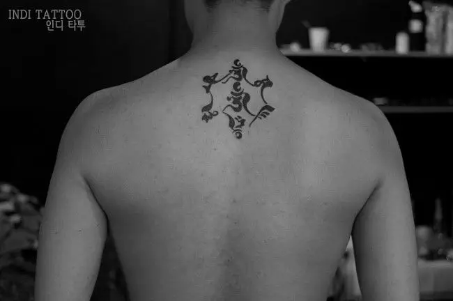 Hình Xăm Om Mani Padme Hum – Ý Nghĩa Tâm Linh Và Hình Ảnh Đẹp 55