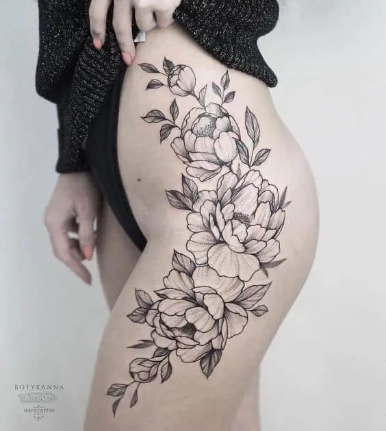Hình Xăm Đùi Cho Nữ: Lựa Chọn Thời Thượng và Nữ Tính 24