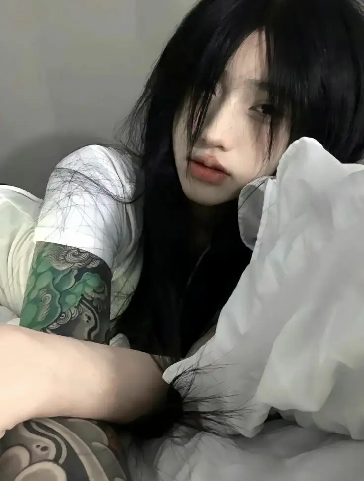 Hình Xăm Vai Nữ Đẹp Nhất: Những Mẫu Hình Ấn Tượng 37
