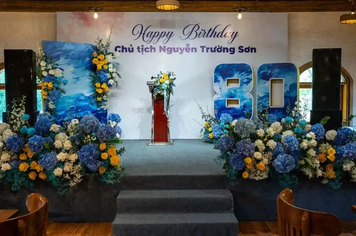 Hoa Trang Trí Sân Khấu: Ý Tưởng Sáng Tạo cho Sự Kiện 24
