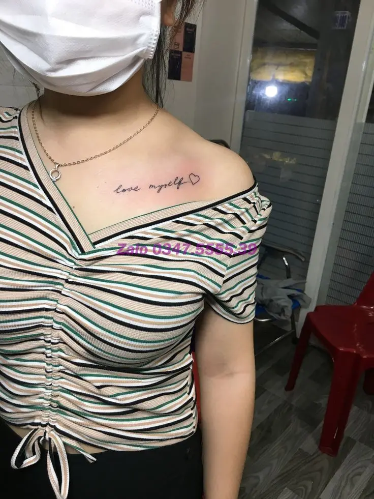 Quyến rũ với hình xăm chữ ở đui cho nữ: 50 ý tưởng lôi cuốn 29